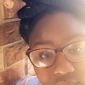 Meet your Posher, Nina